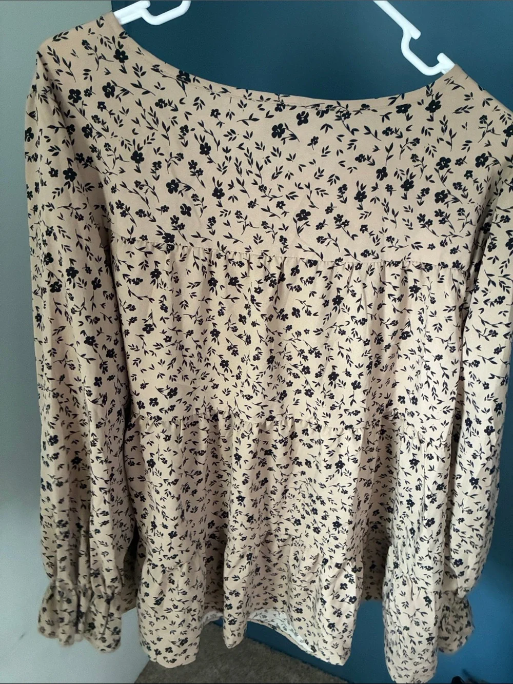 Tan and black floral tiered top - Picture 5 of 5